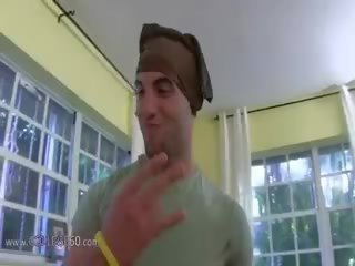 שלוש צעיר אפרוחים מזיין עם פורץ