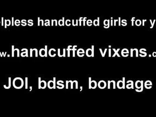 Нека ми навън на тези handcuffs ви sicko джой: безплатно порно клипс d2