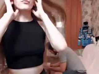 Delightful ארוך שיער בולגרי חַשׂפָנוּת ארוך שערה שערה.